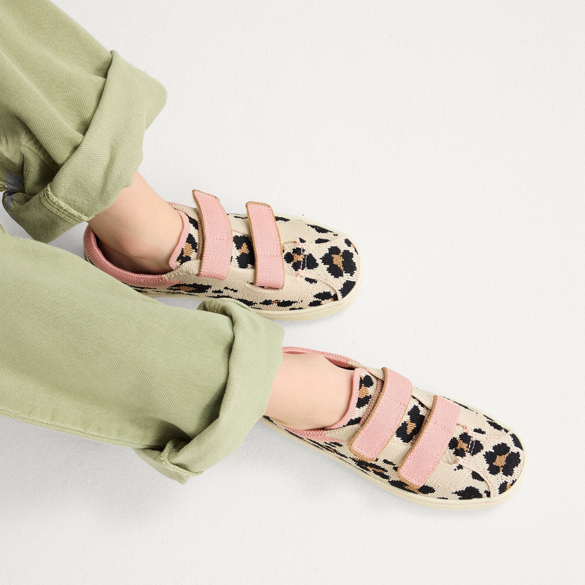 The Kids Strap Sneaker - Cat Blush - Image 2