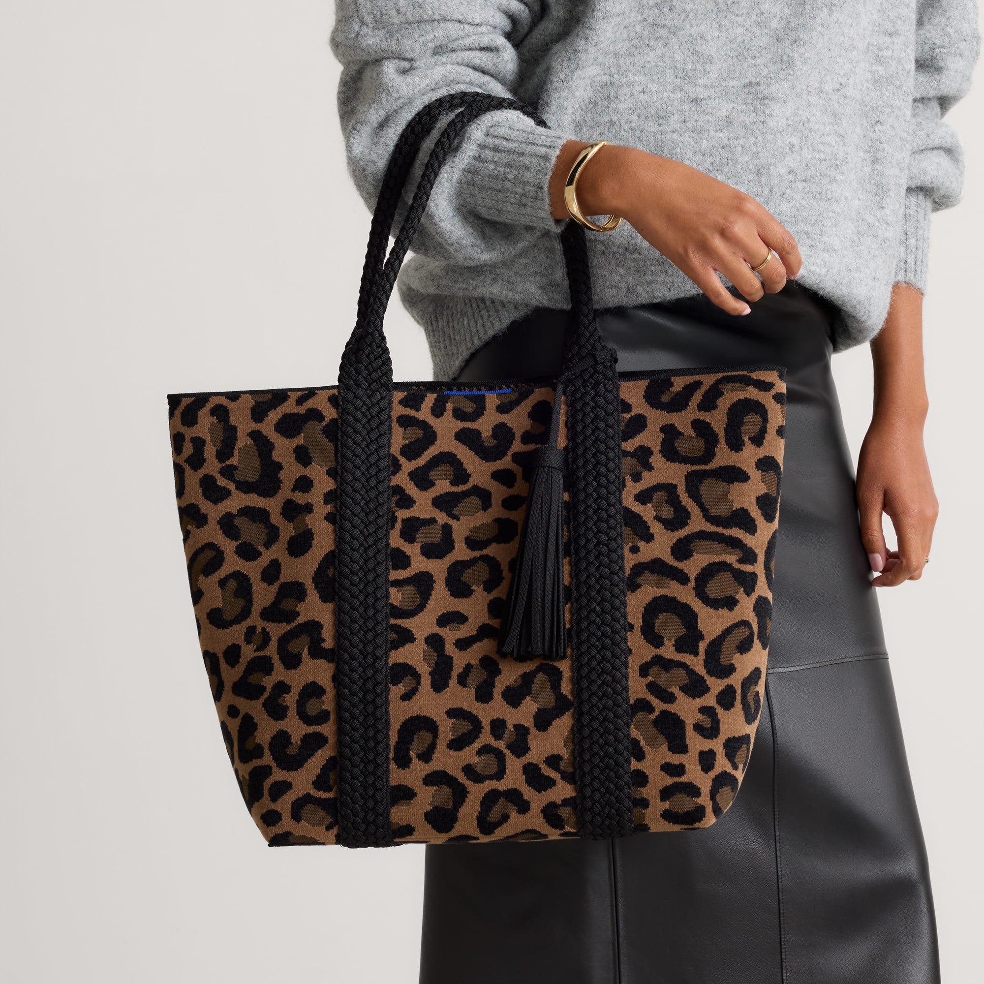 The Lightweight Tote - ReVelvet? Cat - Image 3