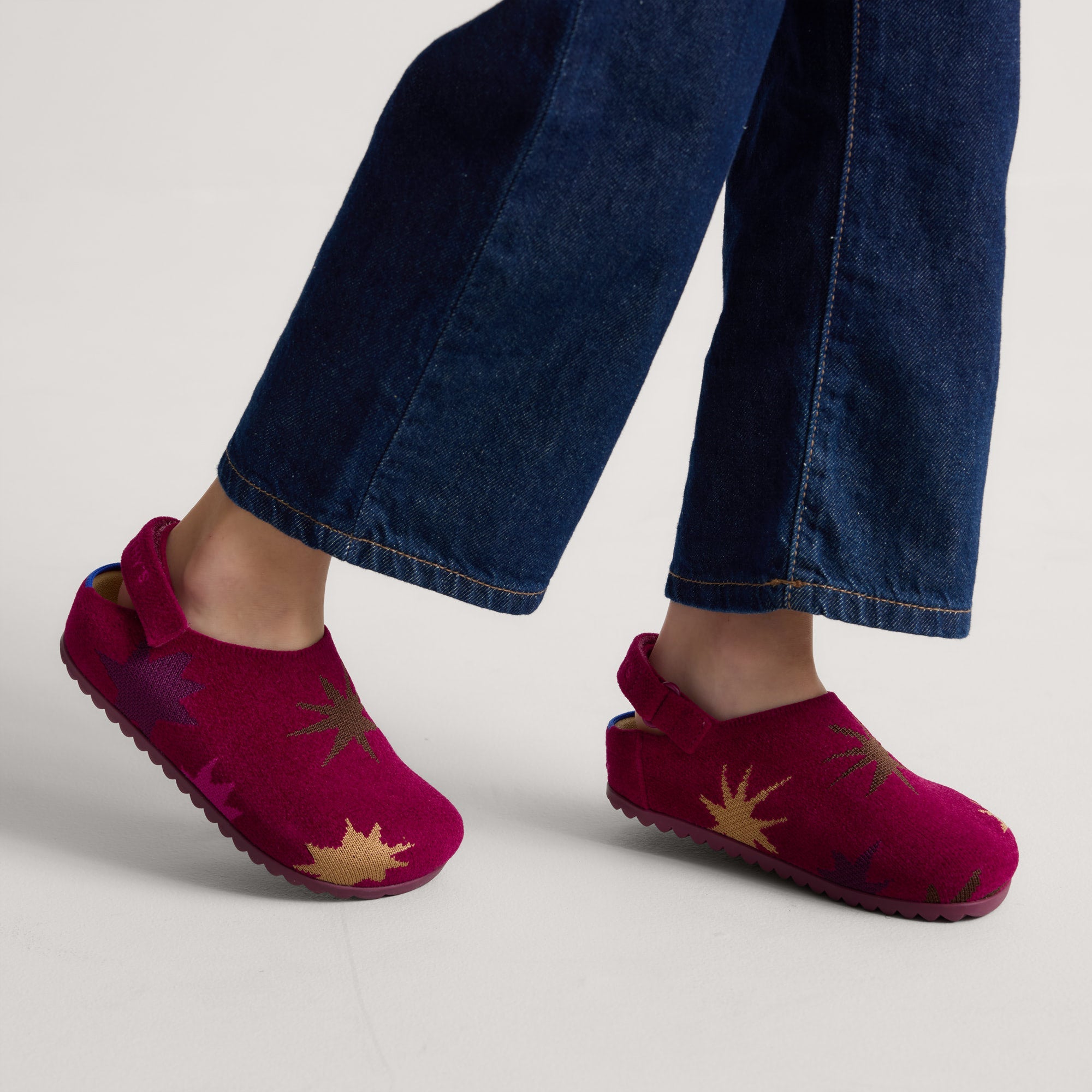 The Kids Clog - ReVelvet??Fuchsia Burst - Image 2