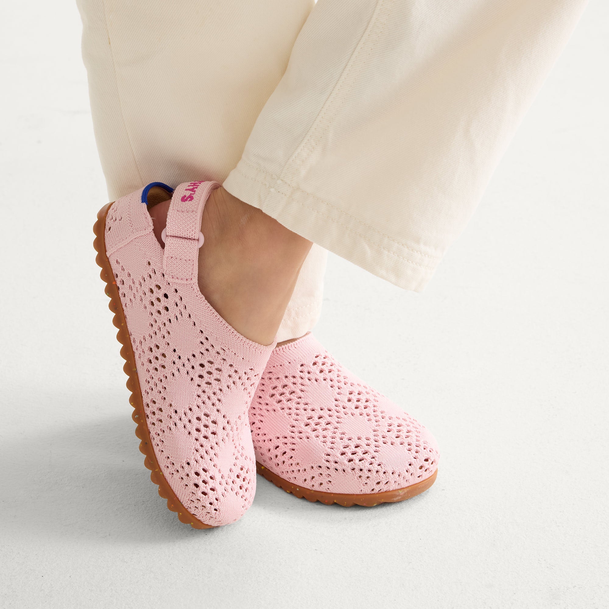 The Kids Clog - Pink Crochet - Image 2