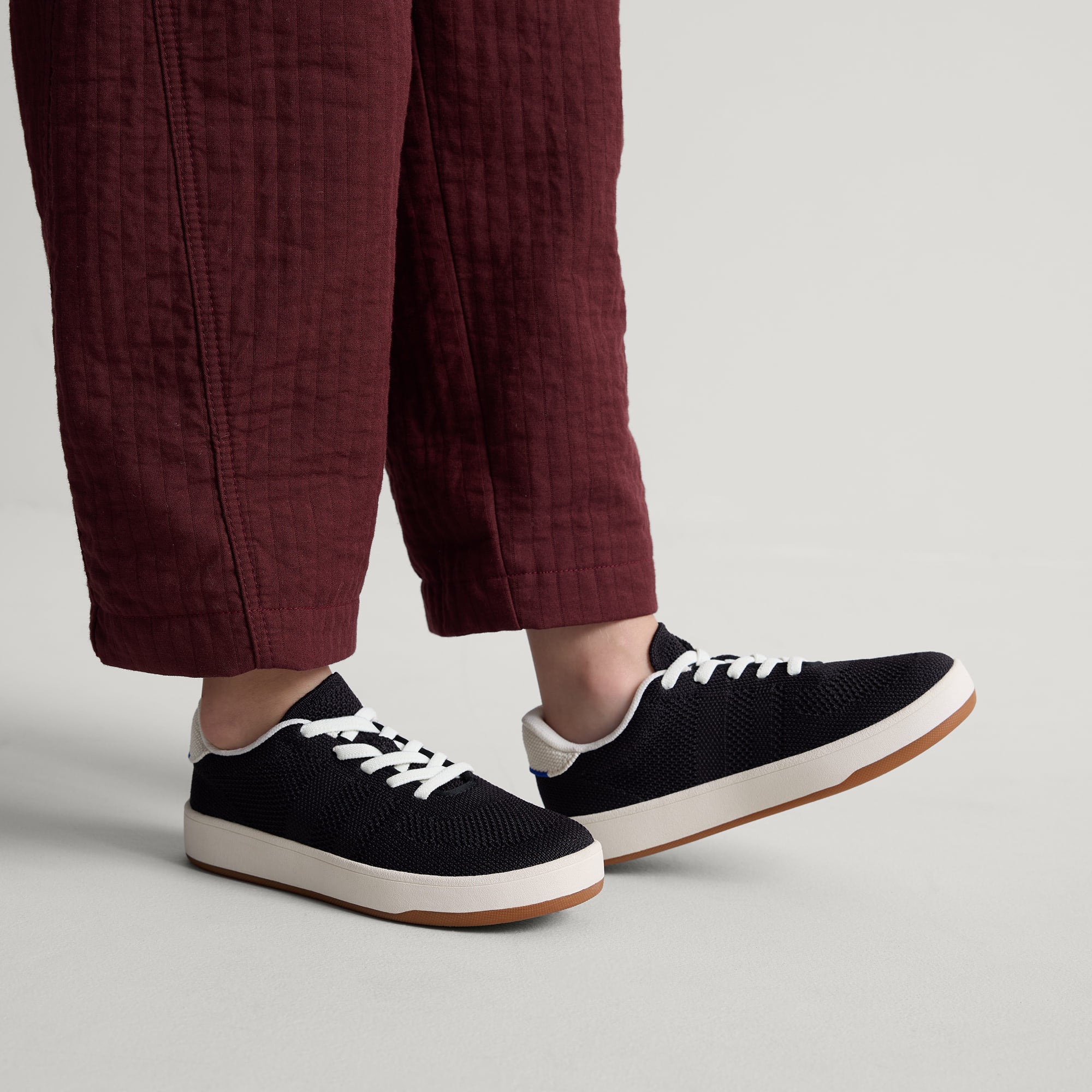 The Kids Stretch Sneaker - Zoom - Image 2