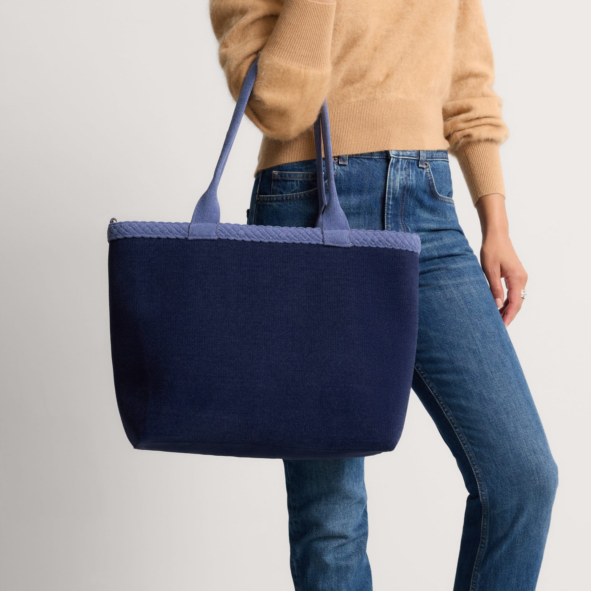 The Lightweight Zip Tote - ReVelvet? Deep Navy - Image 3